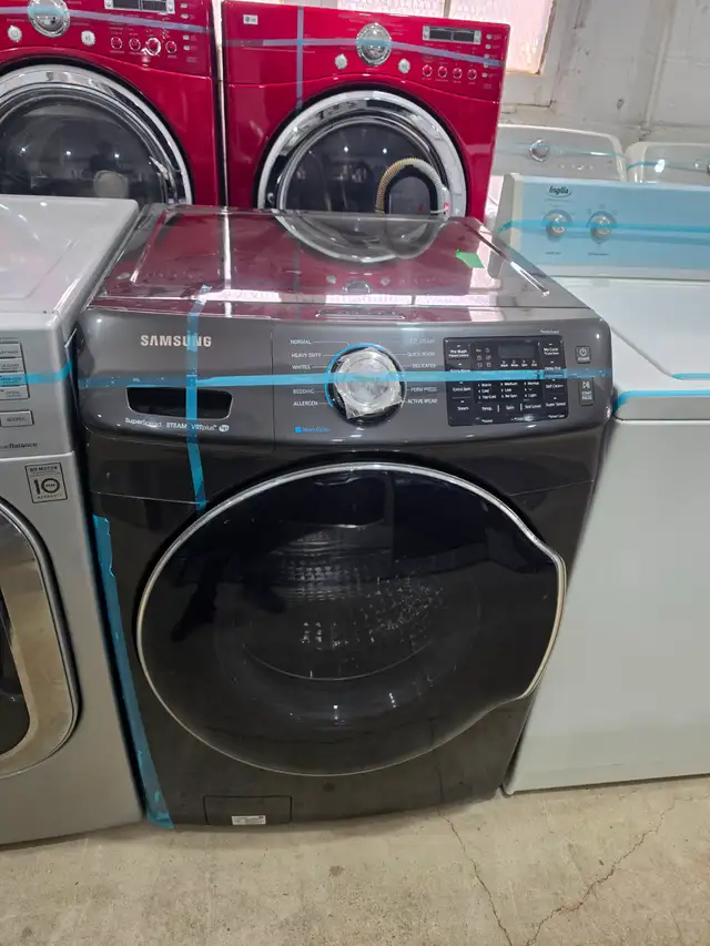 LIKE NEW! Samsung 27' Black Stainless Steel Front-Load Washer