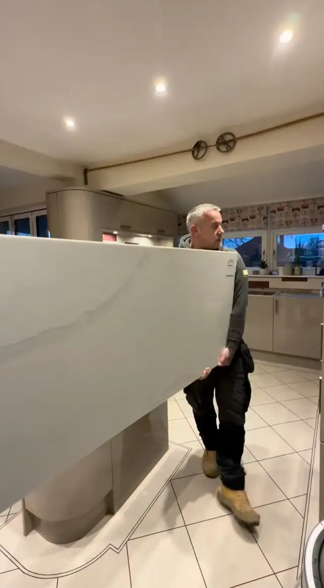 Budget-Friendly Quartz Countertop Remnants - contact now - Photo 6