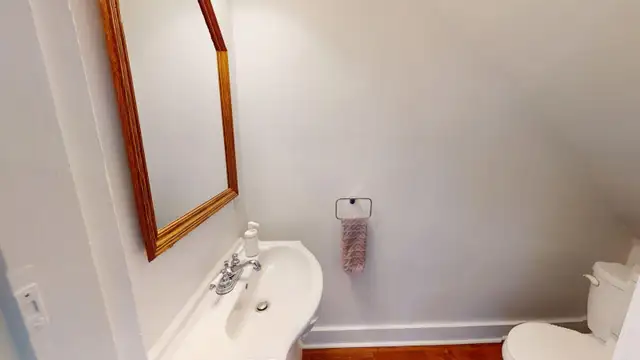 Three-bedroom house in Hamilton - Photo 9