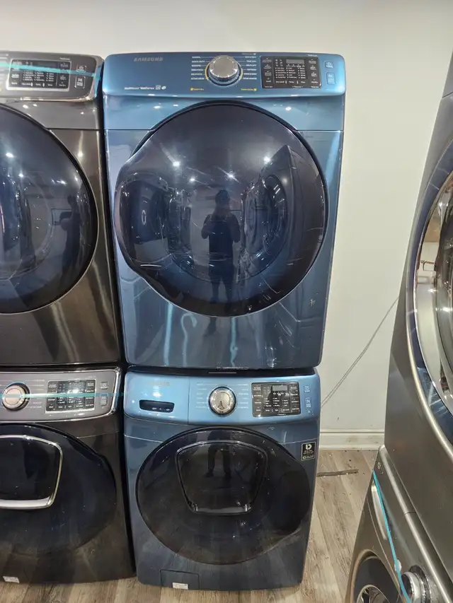 BEAUTIFUL Samsung 27' Blue Front-Load Stackable Washer Dryer Set