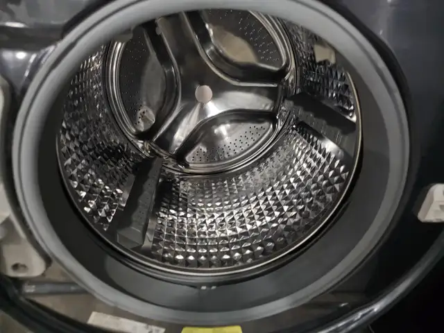 TOUCHSCREEN! Samsung 27' Grey Front-Load Stackable Washer Dryer - Photo 4
