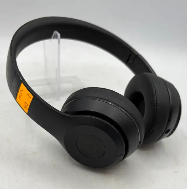 Solo 3 a1796 Beats Bluetooth Headphones - No Case or Charger