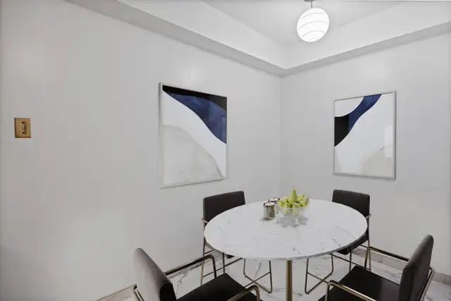 NEWLY RENOVATED 2 BEDROOM 1000 SQUARE FEET IN DUNDAS! - Photo 5