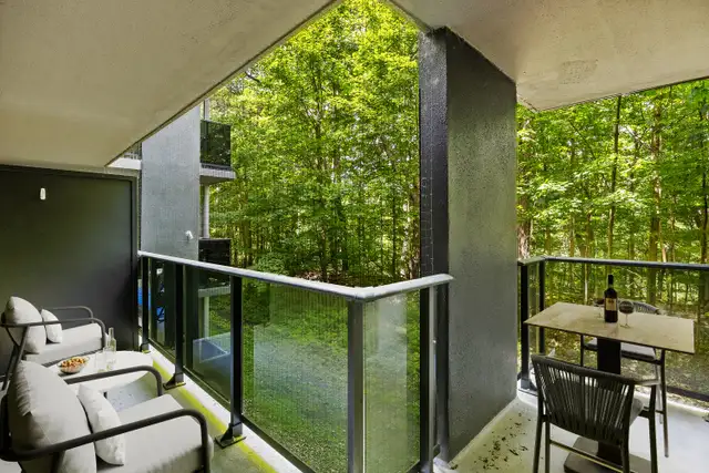 NEWLY RENOVATED 2 BEDROOM 1000 SQUARE FEET IN DUNDAS! - Photo 8