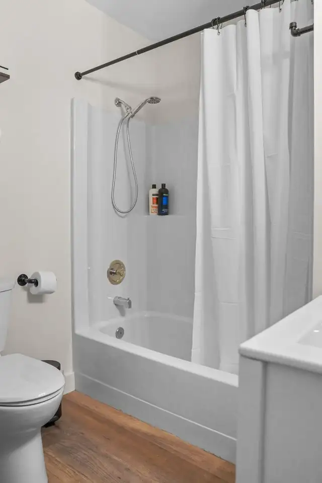 Hiring Cleaners for our Boutique Motel in Lake Cowichan - Photo 4