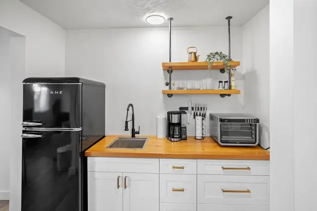 Hiring Cleaners for our Boutique Motel in Lake Cowichan - Photo 6