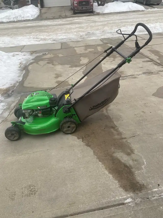 Gas Lawnmower 20" Top Quality with Bag – Professionally Serviced - Photo 2