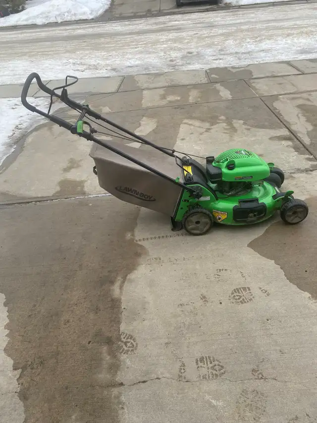 Gas Lawnmower 20" Top Quality with Bag – Professionally Serviced - Photo 3