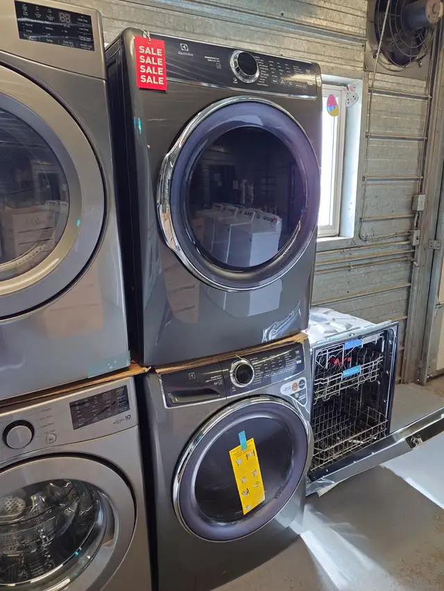 Electrolux '27' Titanium Front Load Washer & Gas Dryer Set - Photo 3