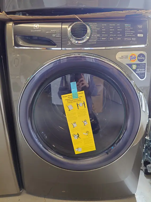 Electrolux '27' Titanium Front Load Washer & Gas Dryer Set - Photo 7