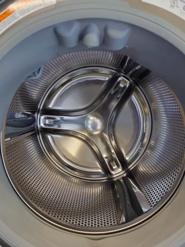 Electrolux '27' Titanium Front Load Washer & Gas Dryer Set - Photo 9