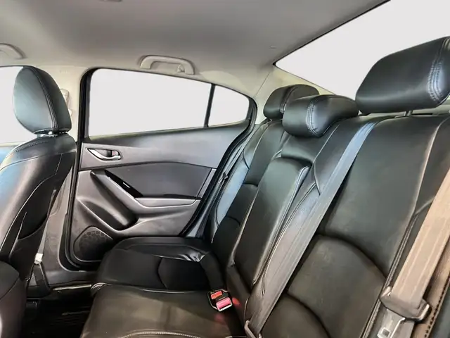 2017 Mazda Mazda3 Sport GX at One owner, no accidents! - Photo 4