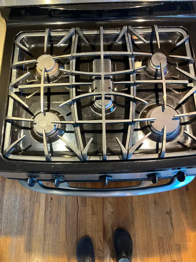 Gas Range stove -oven - Photo 3