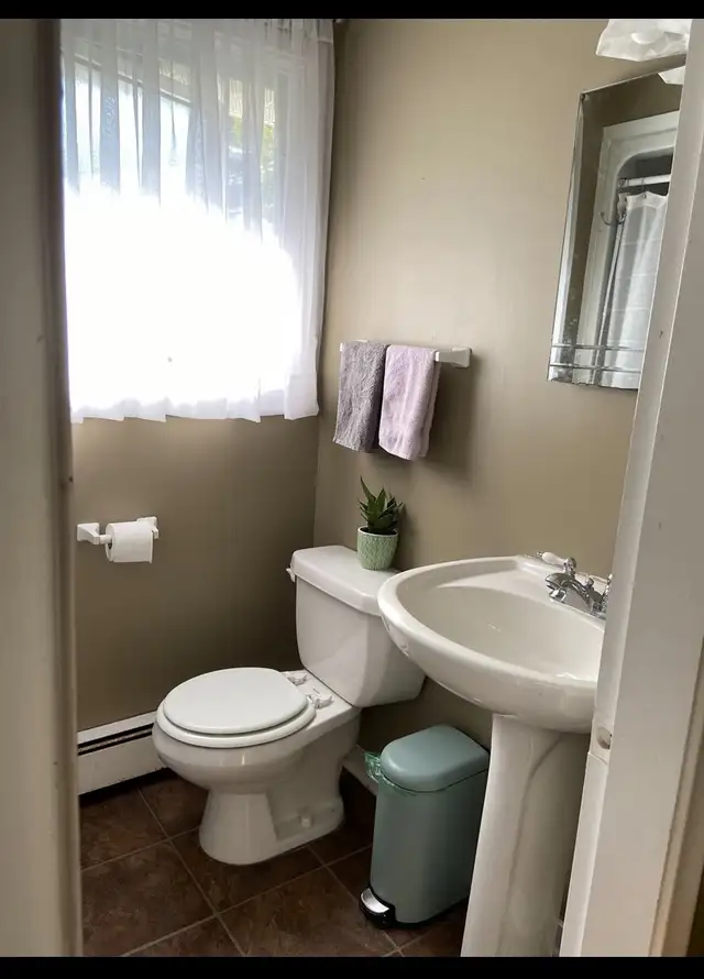 Furnished room for rent in detached home, Woodlawn, Dartmouth - Photo 10