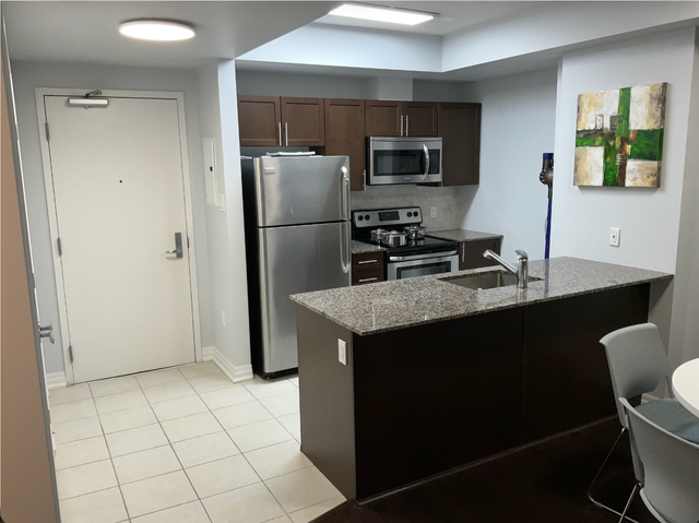 Freshly renovated 1-bedroom condo in Ottawa (Beechwood) - Photo 8