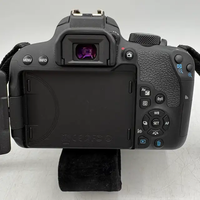 Canon T7i DSLR Camera with 18-55mm Lens and Accessories - Photo 4