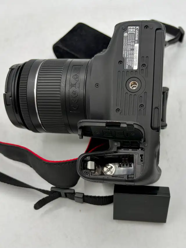 Canon T7i DSLR Camera with 18-55mm Lens and Accessories - Photo 5