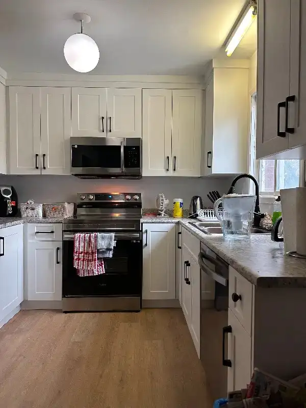 ATTN TRENT STUDENTSHurry Only 2 Bdrms Left! Close to It All! - Photo 4