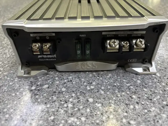 Boss AR3000D Class D Monoblock Amplifier - Photo 2