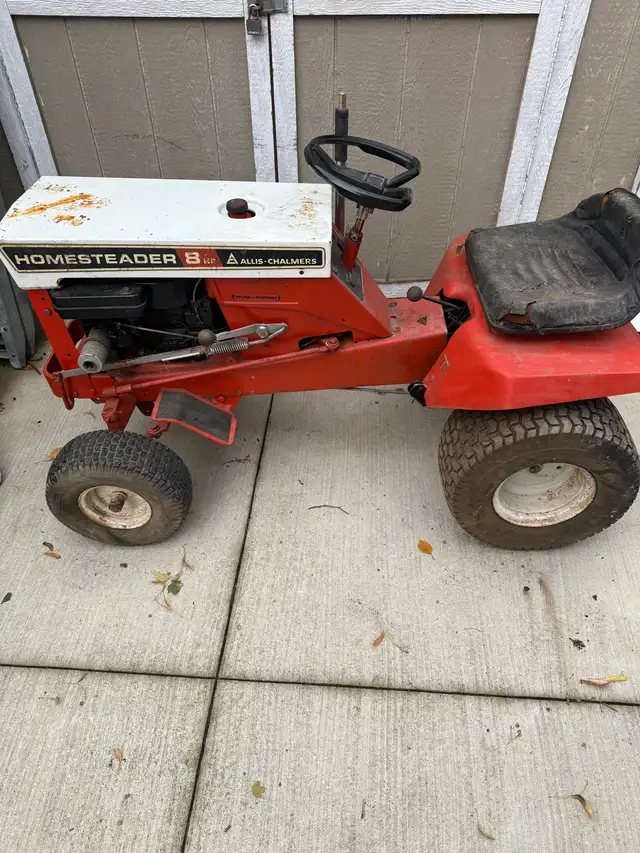 ALLIS CHALMERS 8 hp HOMESTEADER GARDEN TRACTOR