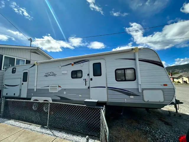 Jayco Jay Flight 32BHDS Travel Trailer