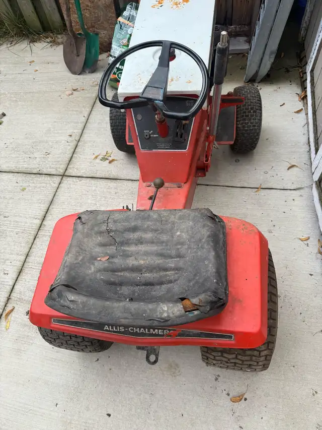 ALLIS CHALMERS 8 hp HOMESTEADER GARDEN TRACTOR - Photo 2