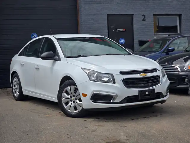 2015 Chevrolet Cruze - Photo 2