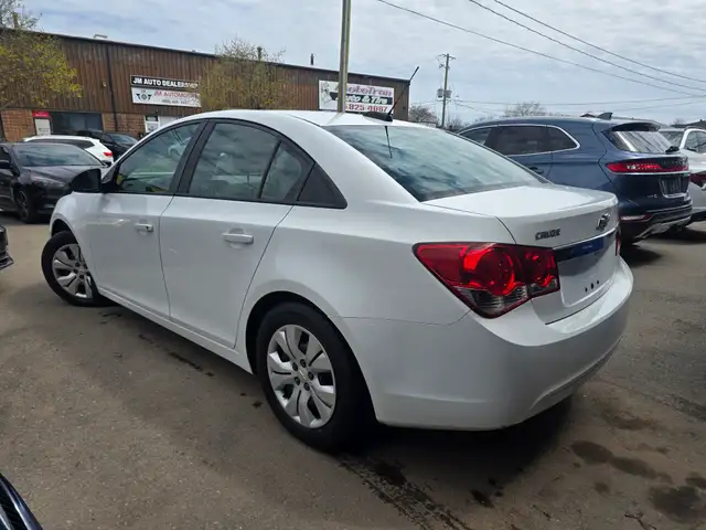 2015 Chevrolet Cruze - Photo 4