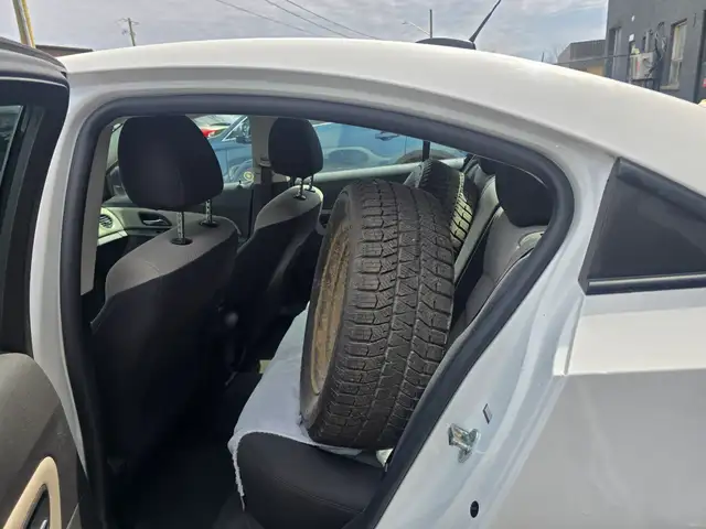 2015 Chevrolet Cruze - Photo 9