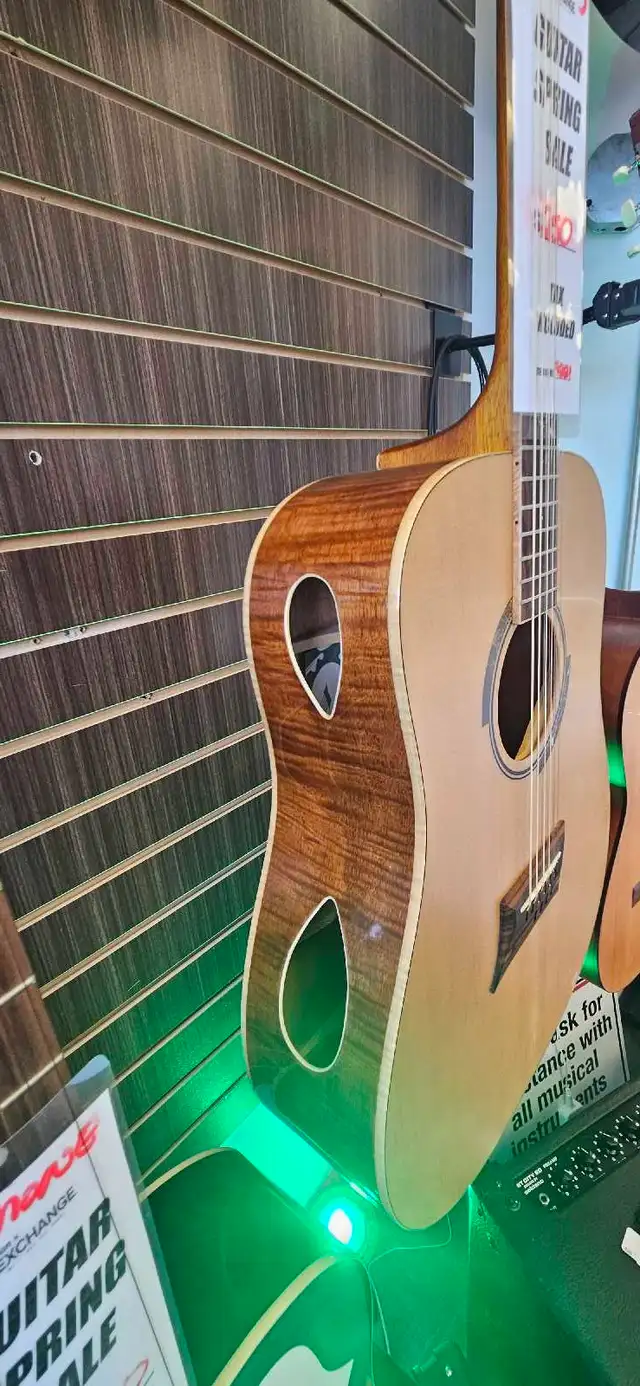 Michael Kelly Acoustic Guitar with Pickup - Photo 2