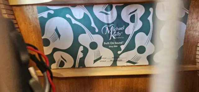 Michael Kelly Acoustic Guitar with Pickup - Photo 3