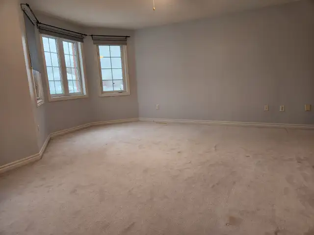 In Barrie The whole house Bright and Sunny 2 Storey  for rent. - Photo 7