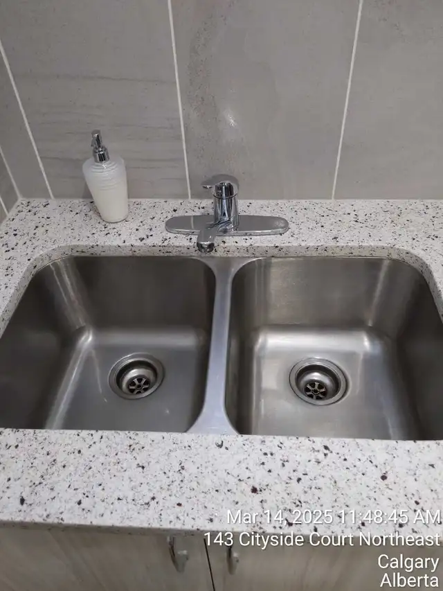 Professional cleaner available for work - Photo 3