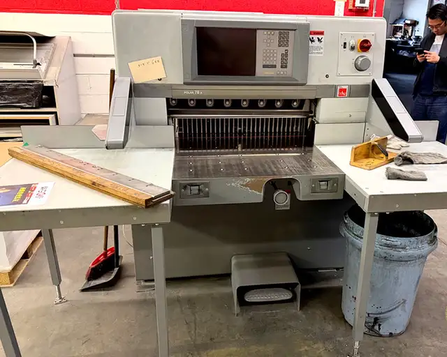 2006 Polar 78X | 30.7″ Programmable Paper Cutter - Photo 2