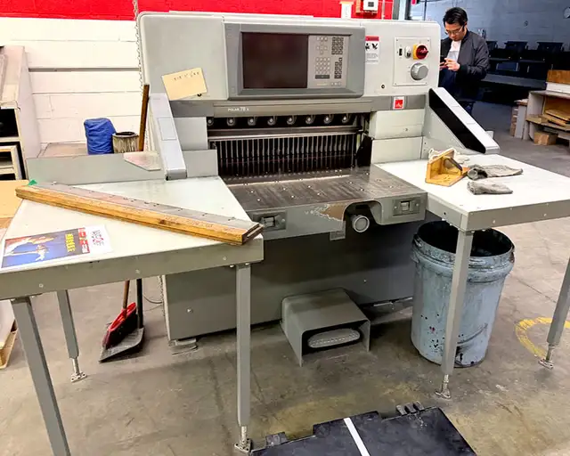2006 Polar 78X | 30.7″ Programmable Paper Cutter - Photo 3