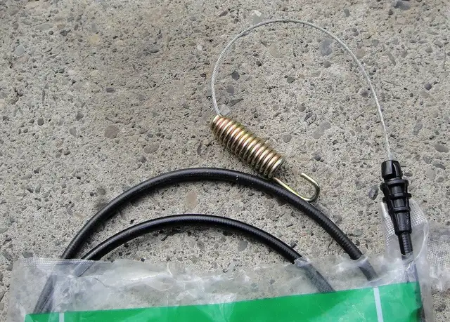 TORO SELF PROPELLED LAWNMOWER CABLES AND DRIVE BELT - Photo 4