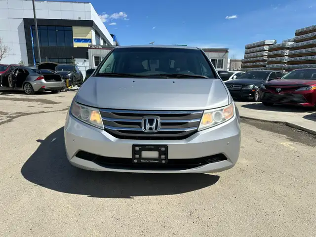 2012 Honda Odyssey EX-L | DVD, Back Cam, Sunroof - Photo 2