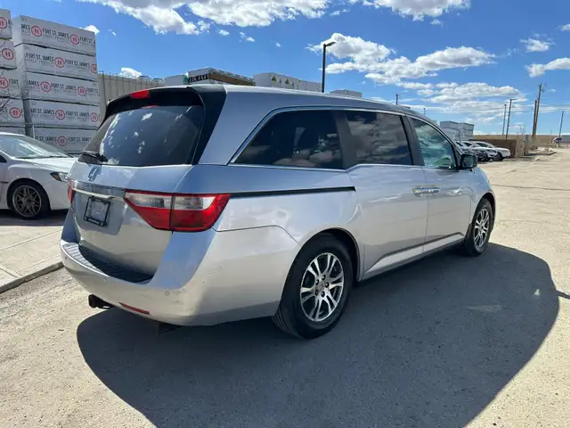 2012 Honda Odyssey EX-L | DVD, Back Cam, Sunroof - Photo 4