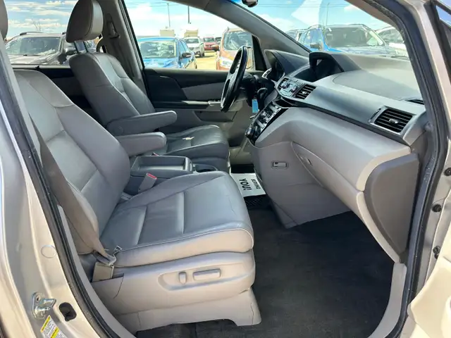 2012 Honda Odyssey EX-L | DVD, Back Cam, Sunroof - Photo 8