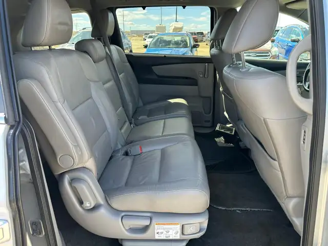 2012 Honda Odyssey EX-L | DVD, Back Cam, Sunroof - Photo 9