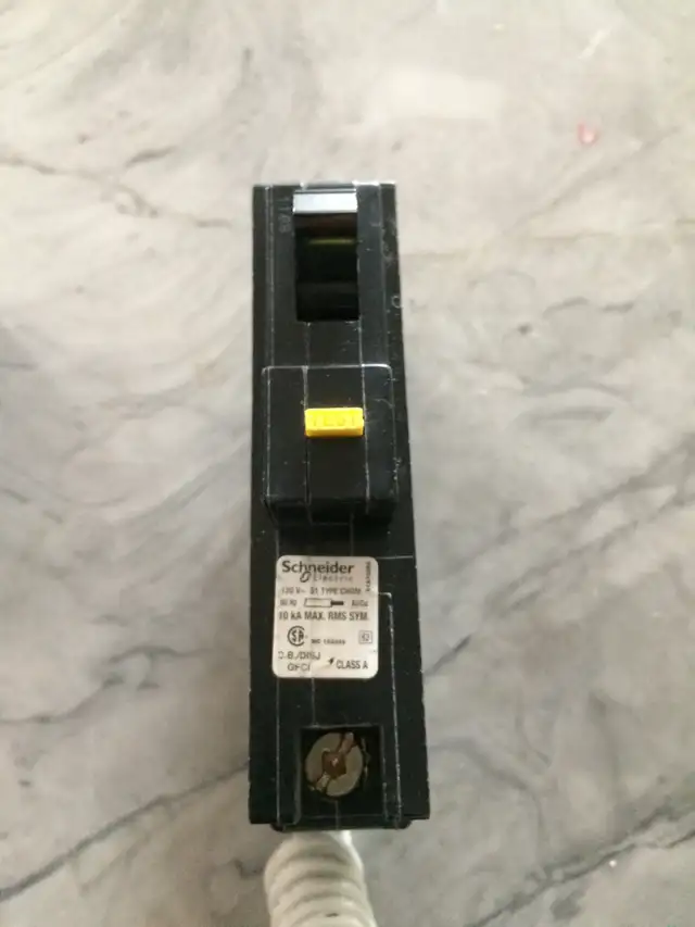 Electrical breakers - Photo 2