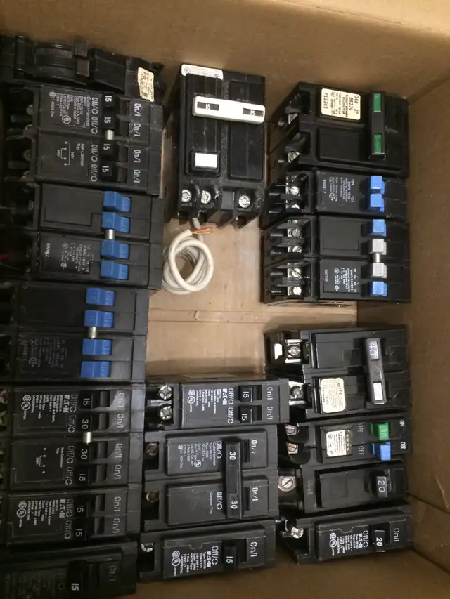 Electrical breakers - Photo 9