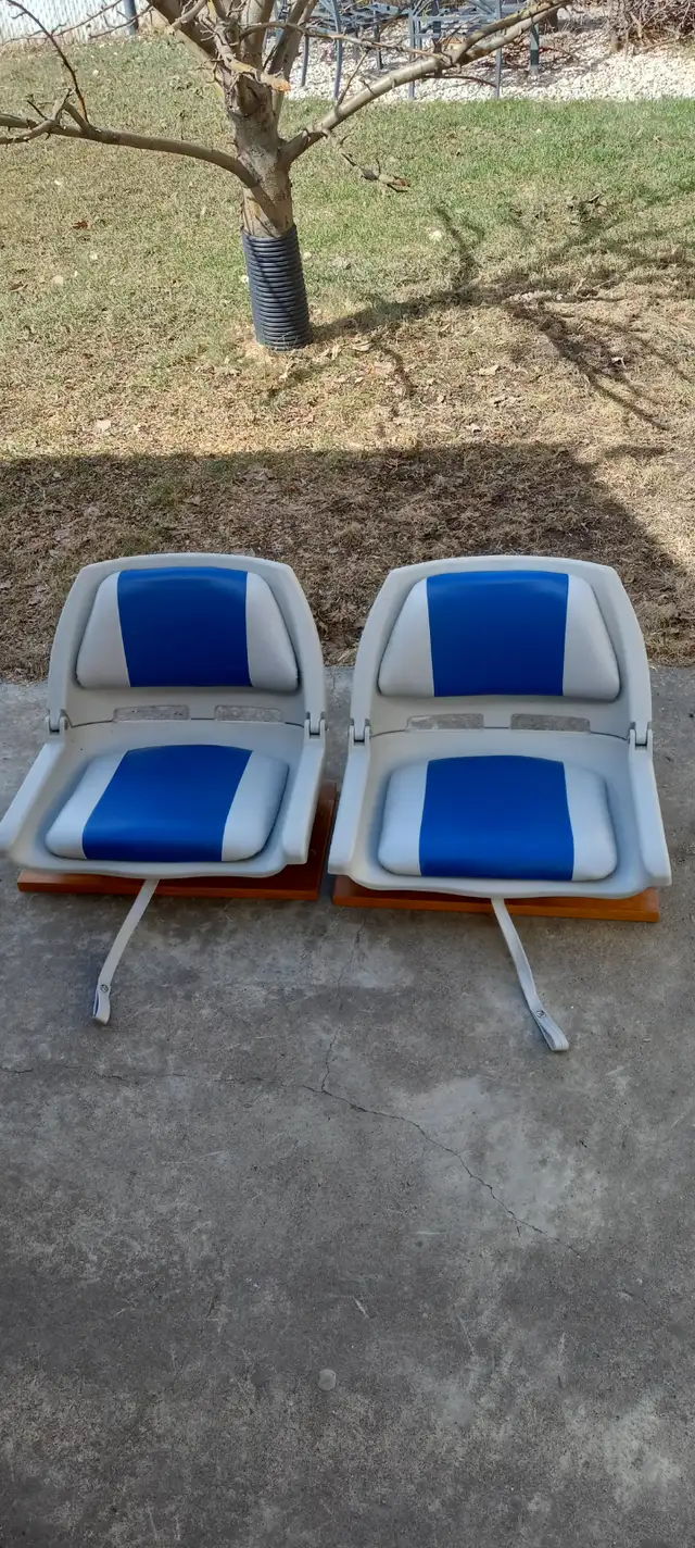 Power Fist Foldable Boat Seat - Like New - Photo 6