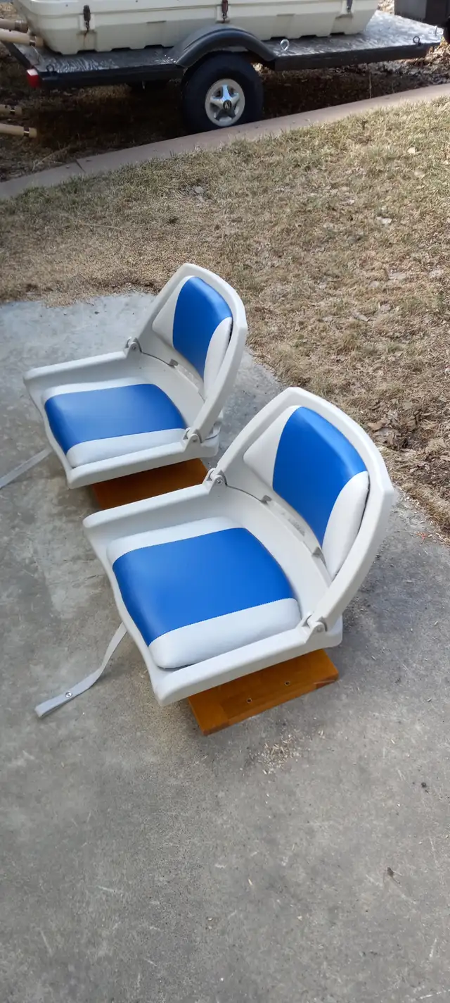 Power Fist Foldable Boat Seat - Like New - Photo 7