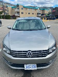 VW Passat 2012 4 door no accidents, clean and maintained - Photo 2