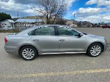 VW Passat 2012 4 door no accidents, clean and maintained - Photo 4