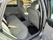 VW Passat 2012 4 door no accidents, clean and maintained - Photo 5