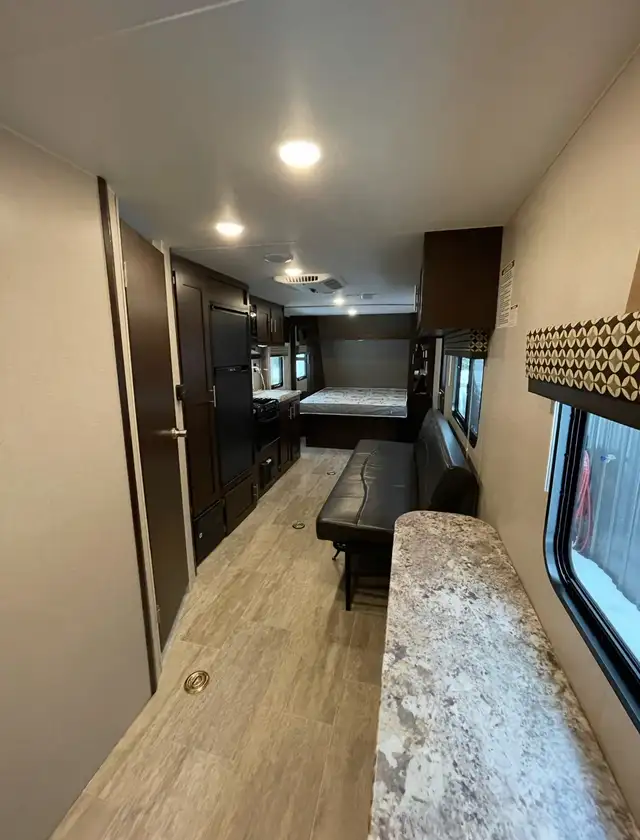 2019 Sportsmen 240 THLE 24 feet Toy Hauler - Photo 3