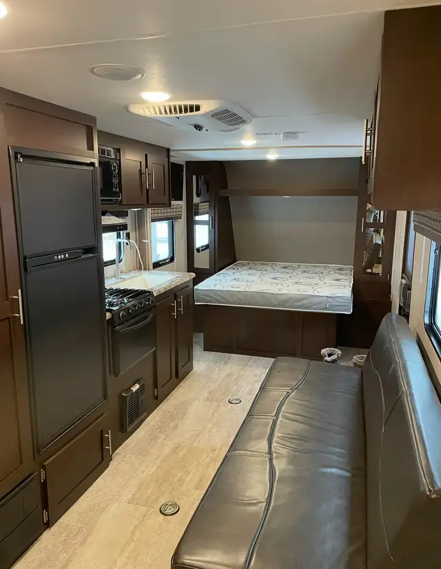 2019 Sportsmen 240 THLE 24 feet Toy Hauler - Photo 6