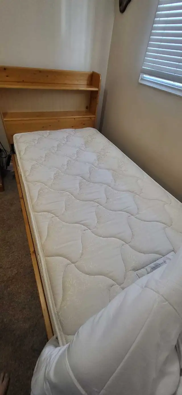 Solid Pine Twin Bed - Photo 2